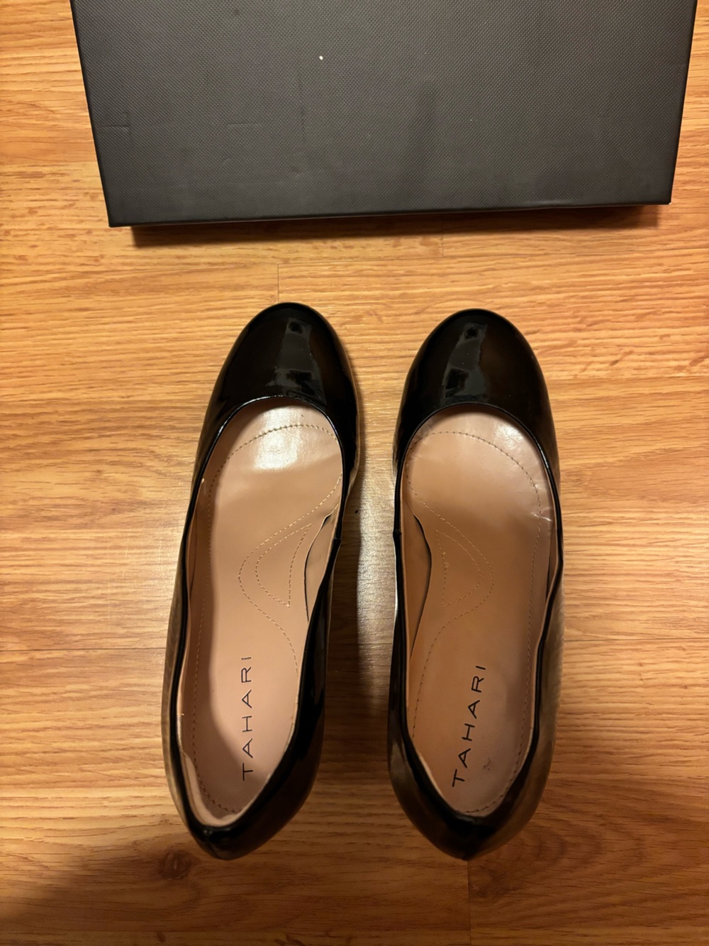 Tahari Black Collete Heels Patent Leather Size 6 - Picture 2 of 6